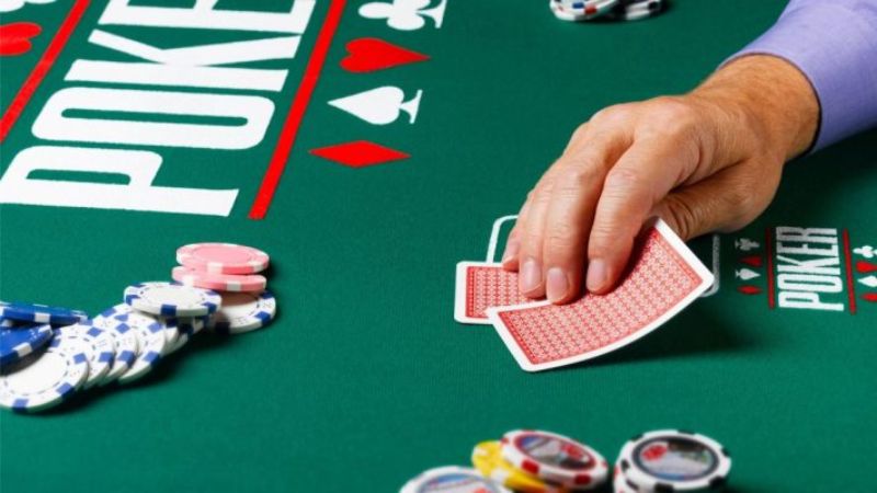 Trò chơi poker không chỉ đòi hỏi may mắn mà còn cần có chiến lược, kỹ năng